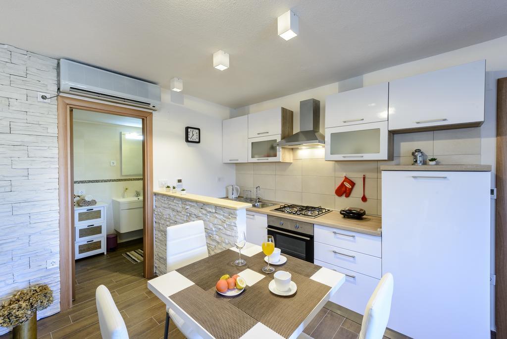 Apartment Mistral - Cosy Apartment With Sea View Молунат Екстер'єр фото