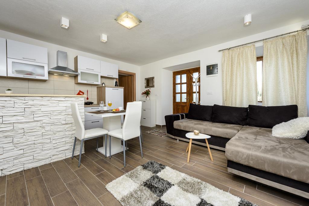 Apartment Mistral - Cosy Apartment With Sea View Молунат Екстер'єр фото
